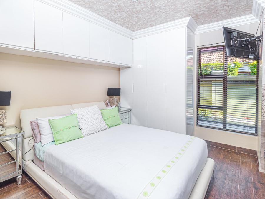 To Let 6 Bedroom Property for Rent in Pecanwood Estate North West